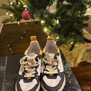 Concept woman Black yellow and White Sneakers, like new 8.5